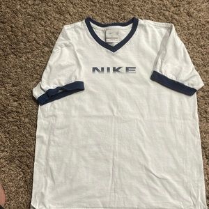 Nike Womens V-neck T-shirt. Size L